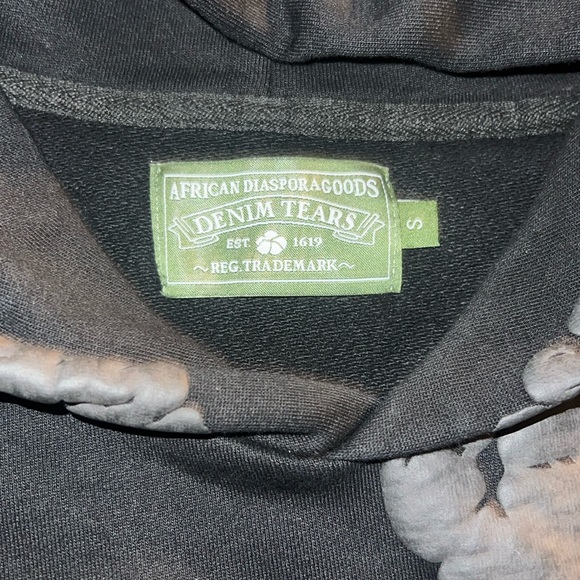 MEN SIZE:SMALL
WORN 
WASHABLE,IRONABLE BE CAREFUL THE COTTON MIGHT GET DAMAGED - Picture 1 of 3